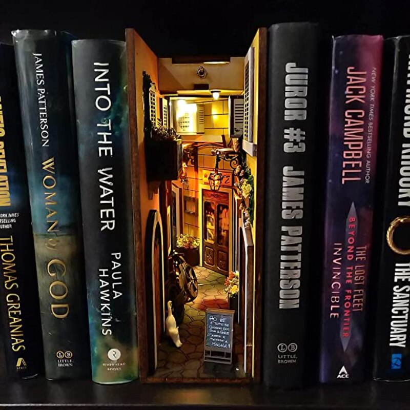 Medieval Alley Book Nook