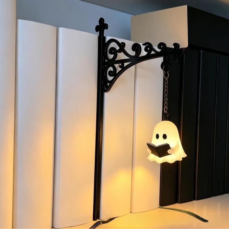 فانوس الرف — إضاءة LED معلّقة لرف الكتب | Shelf Lantern Light